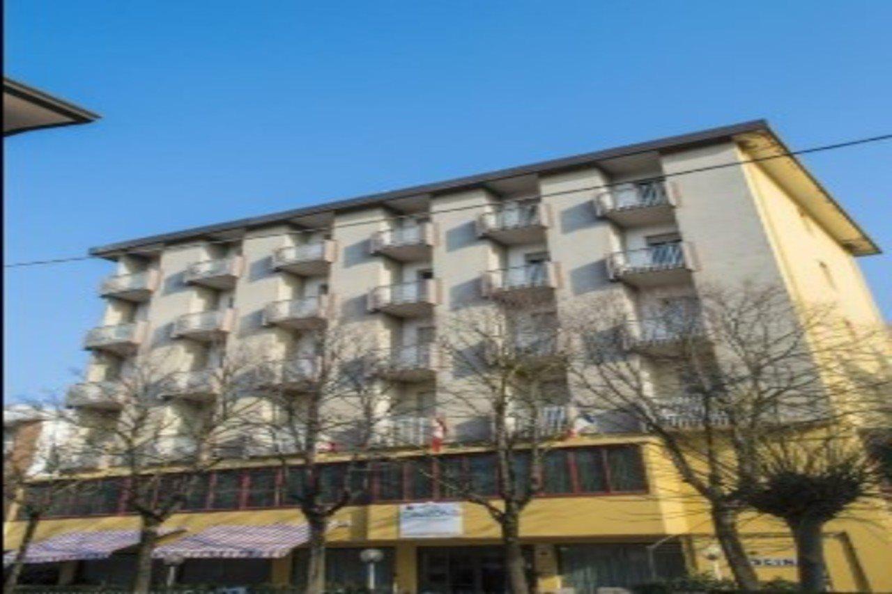 Hotel Orizzonti リミニ エクステリア 写真