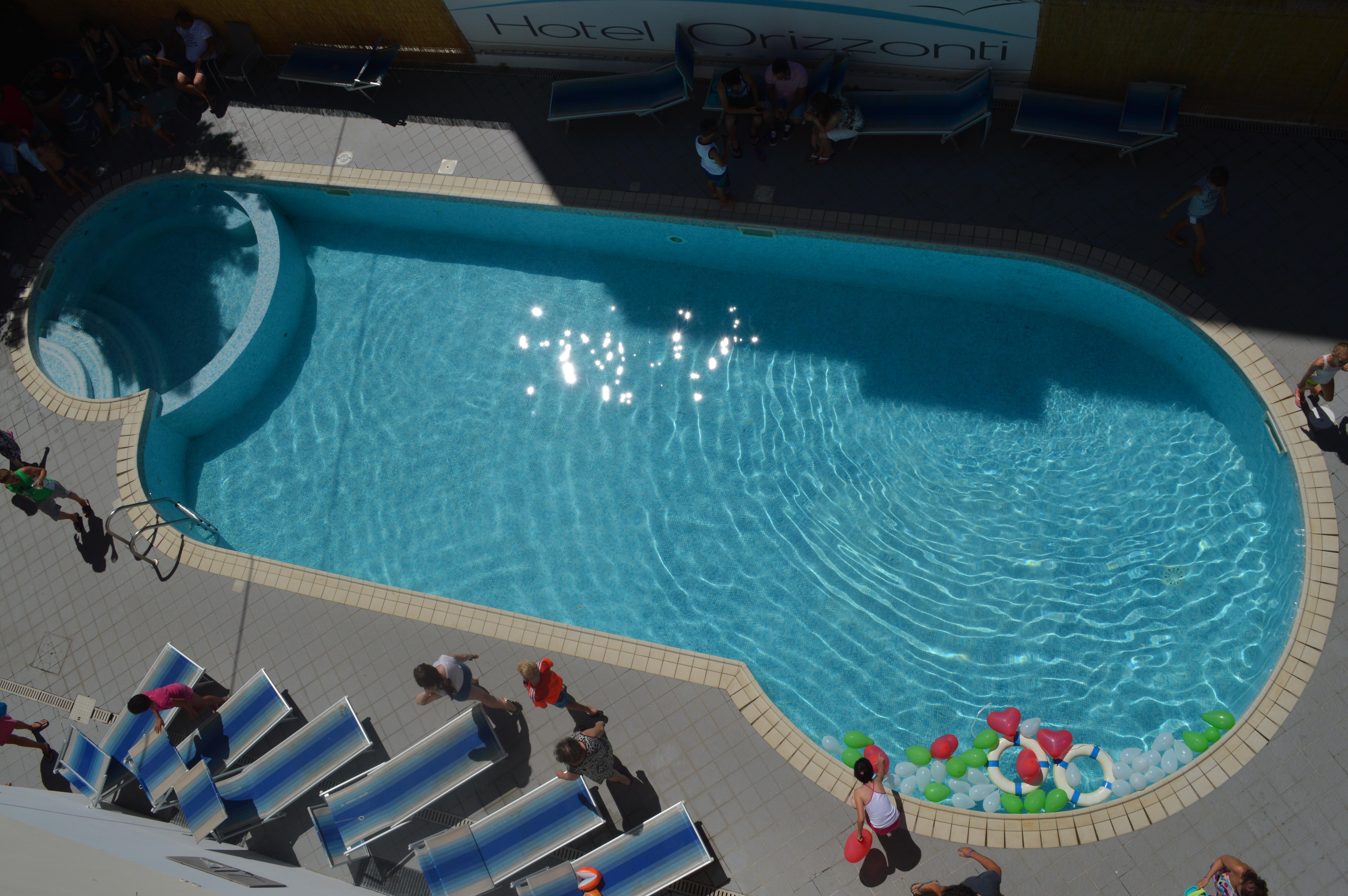 Hotel Orizzonti リミニ エクステリア 写真