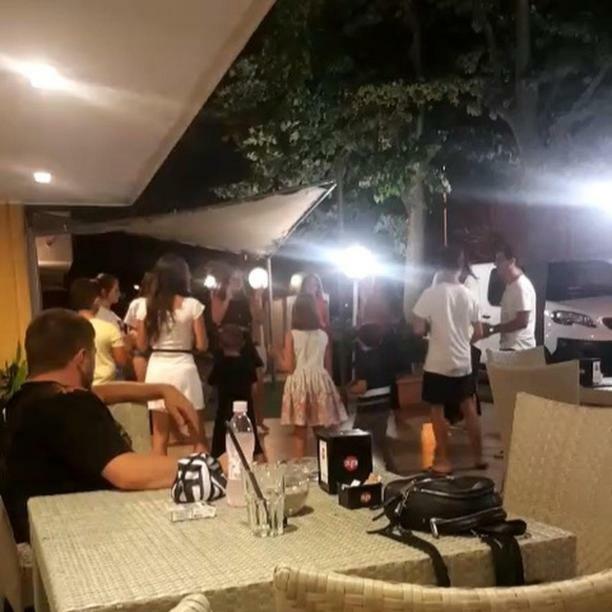 Hotel Orizzonti リミニ エクステリア 写真